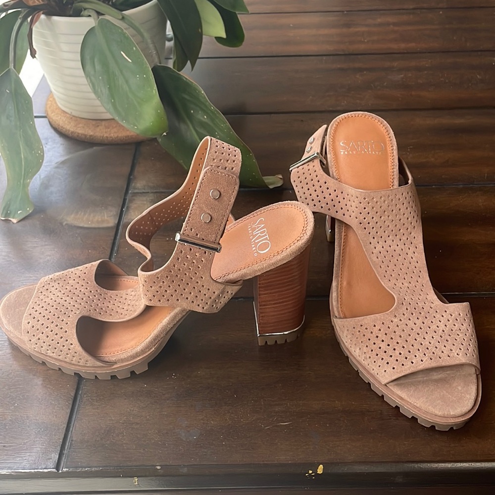 Franco Sarto suede stacked sandal heel